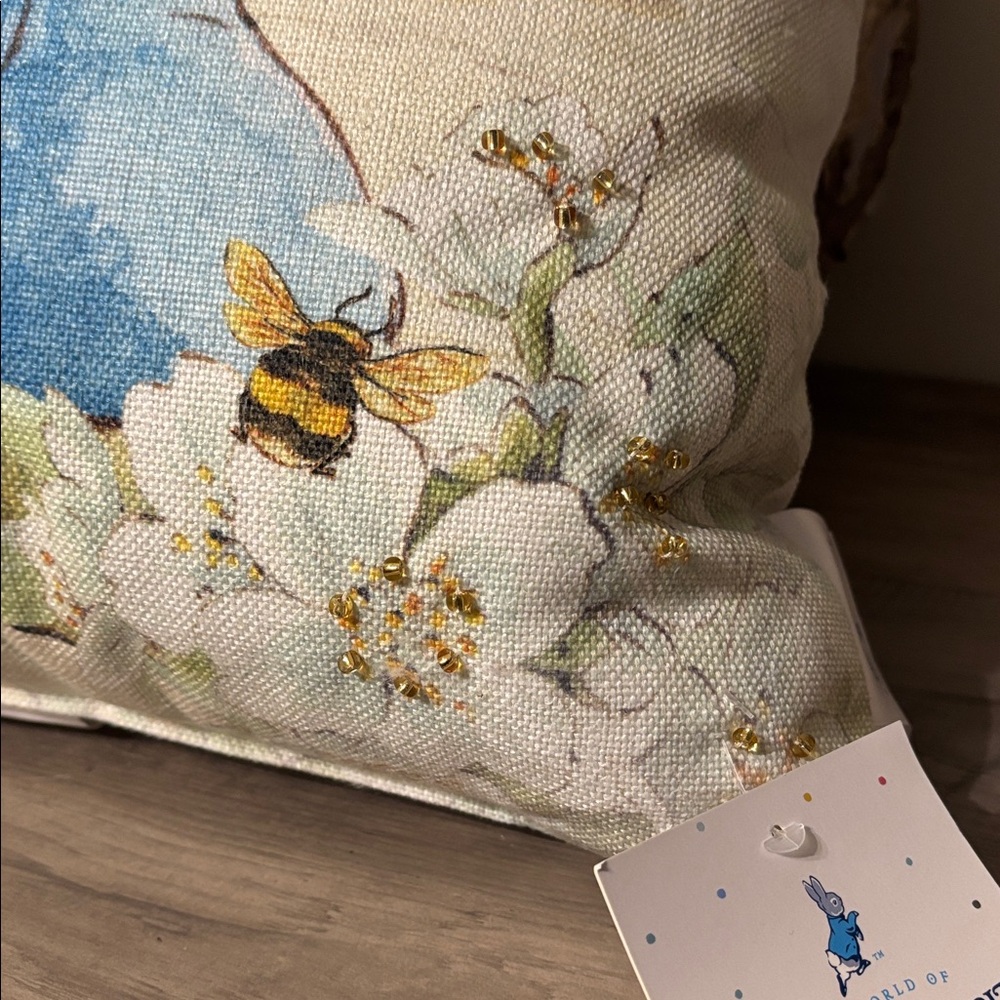 NWT! BEATRIX POTTER PETER RABBIT & MOTHER DECORATIVE FAUX LINEN THROW PILLOW - Picture 3 of 11